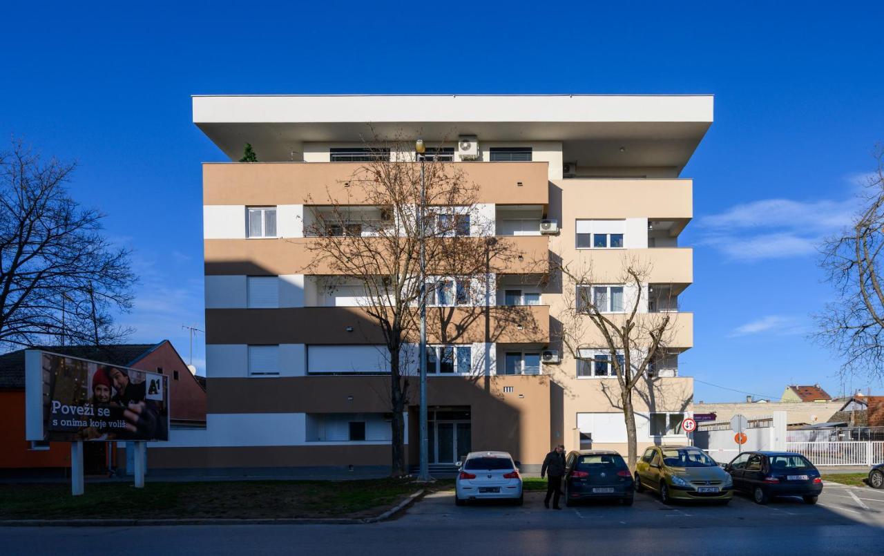 Apartman Lord Osijek Apartment ภายนอก รูปภาพ